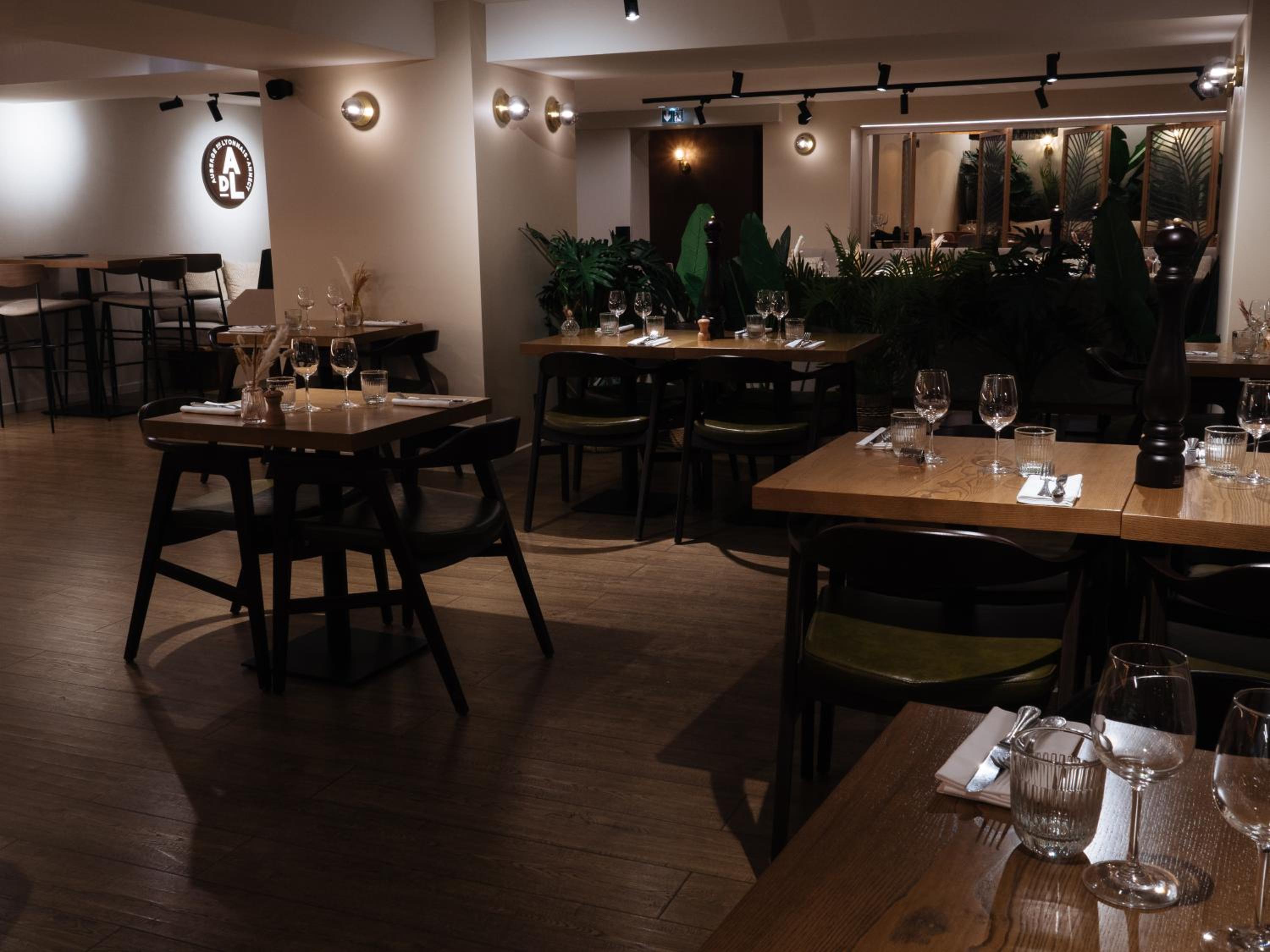 restaurant