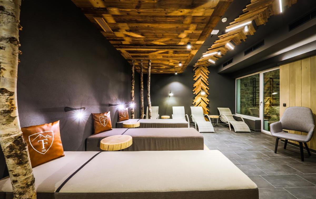 24 by AvenidA - Mountain Residence