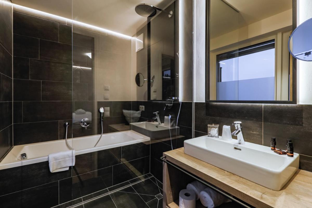 24 by AvenidA - Mountain Residence