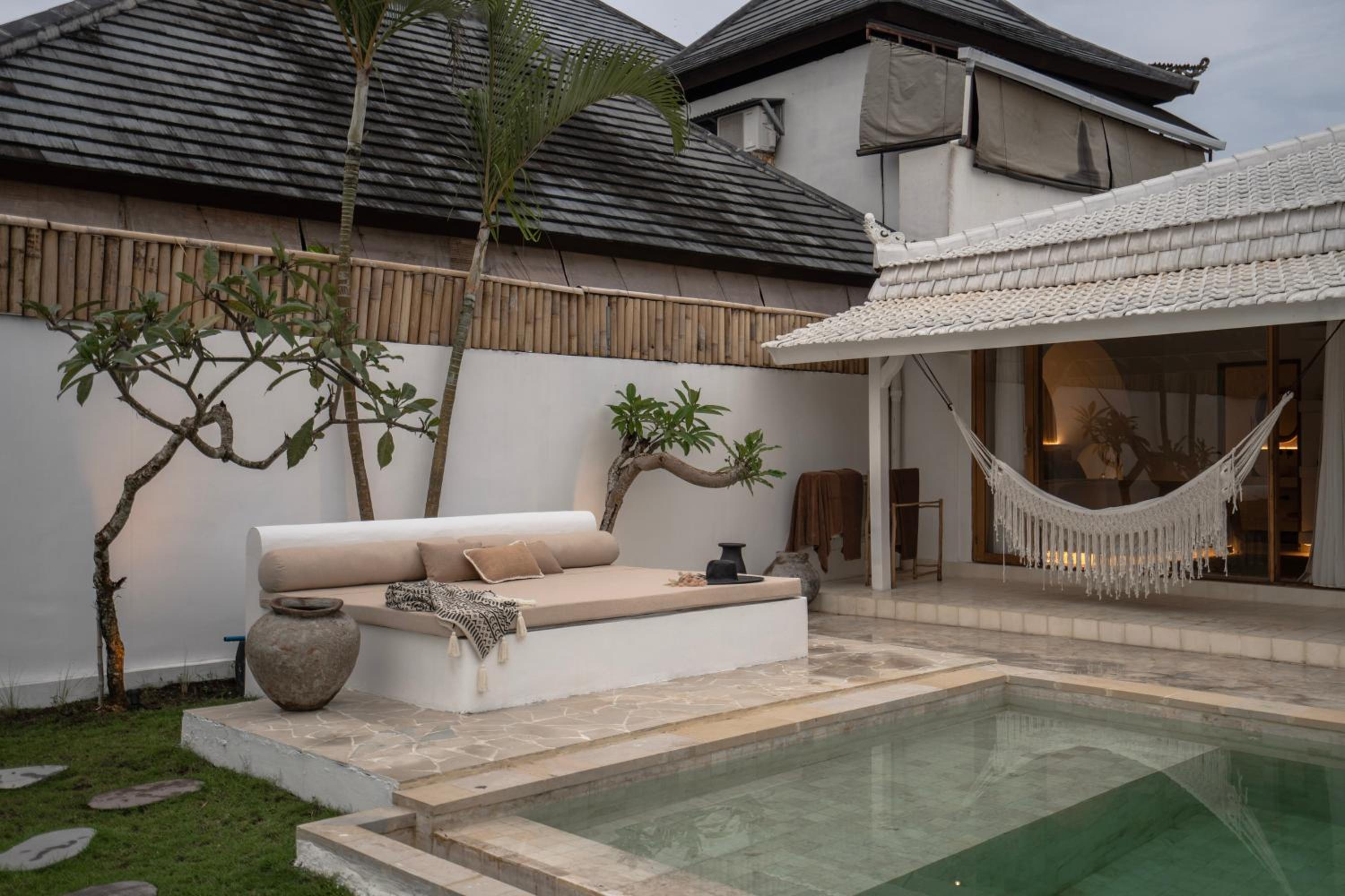 The White Joglo a stylish 3BDR Villa with Pool 2 min from the beach view 3