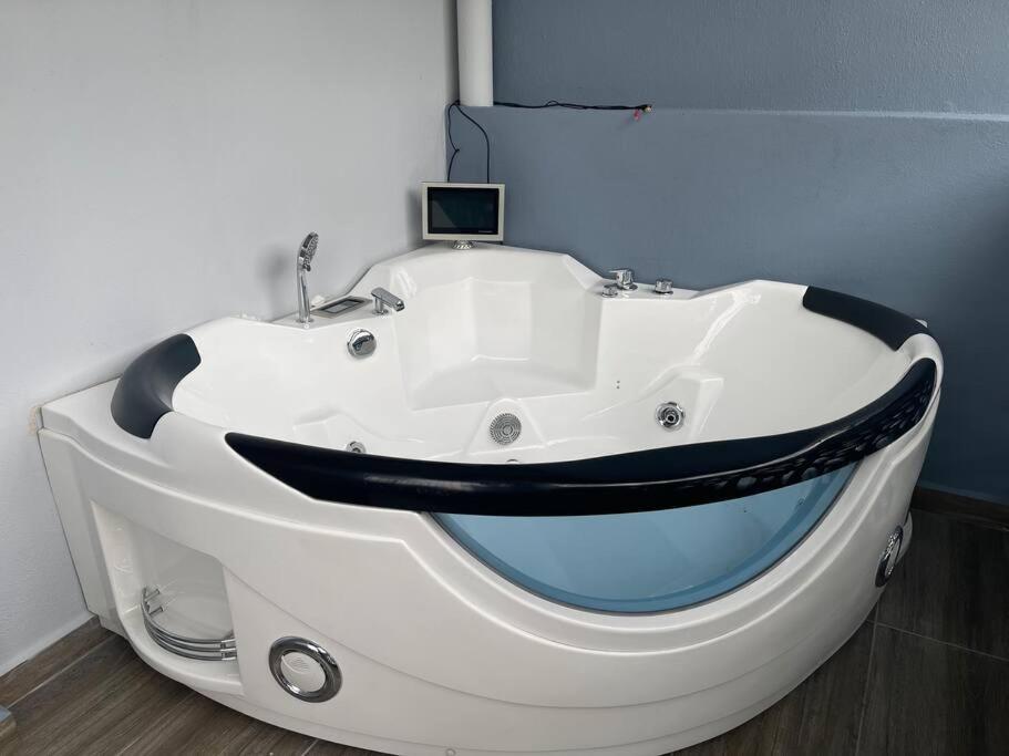 *NEW 12Px w KTV/KidsPool/Billiard/Jacuzzi near USM photo 8