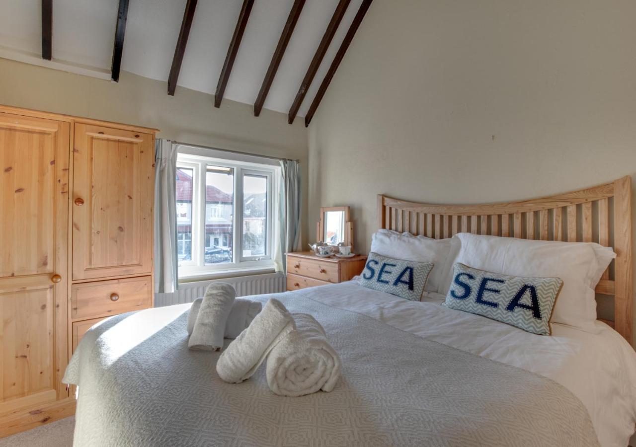 3 Bed in Sandsend oc-wa241