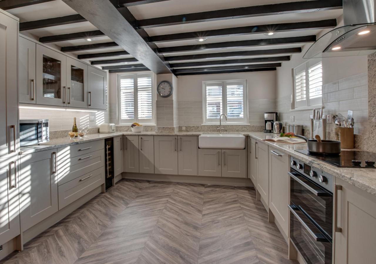 3 Bed in Sandsend oc-wa241
