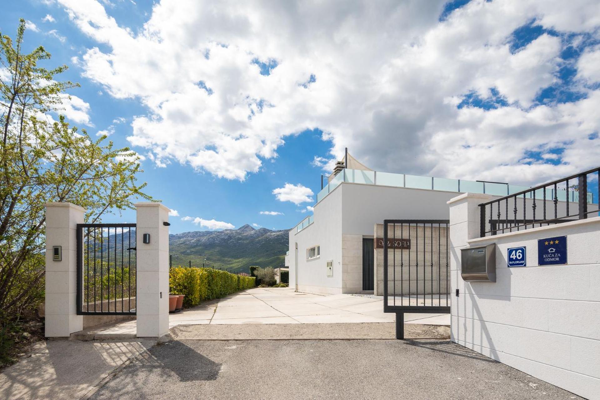 Hotel Villa Sofia - Image 1