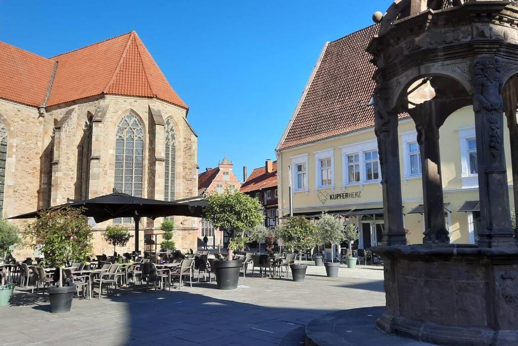 Flair Apartments 'FACHWERK & FLAIR' - Altstadt-Apartment 78 qm für Urlaub oder Geschäftsreise, Innenstadtlage, ruhig, modern, 900 m Bahnhof, 24 Std Check-i