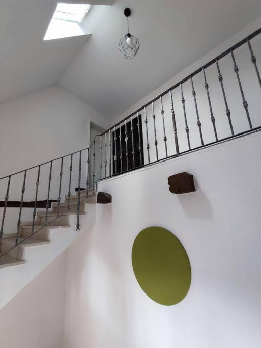 Flair Apartments 'FACHWERK & FLAIR' - Altstadt-Apartment 78 qm für Urlaub oder Geschäftsreise, Innenstadtlage, ruhig, modern, 900 m Bahnhof, 24 Std Check-i