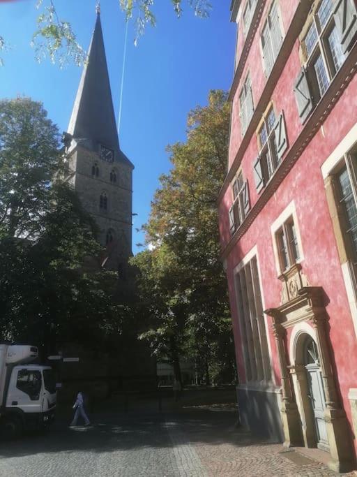 Flair Apartments 'FACHWERK & FLAIR' - Altstadt-Apartment 78 qm für Urlaub oder Geschäftsreise, Innenstadtlage, ruhig, modern, 900 m Bahnhof, 24 Std Check-i