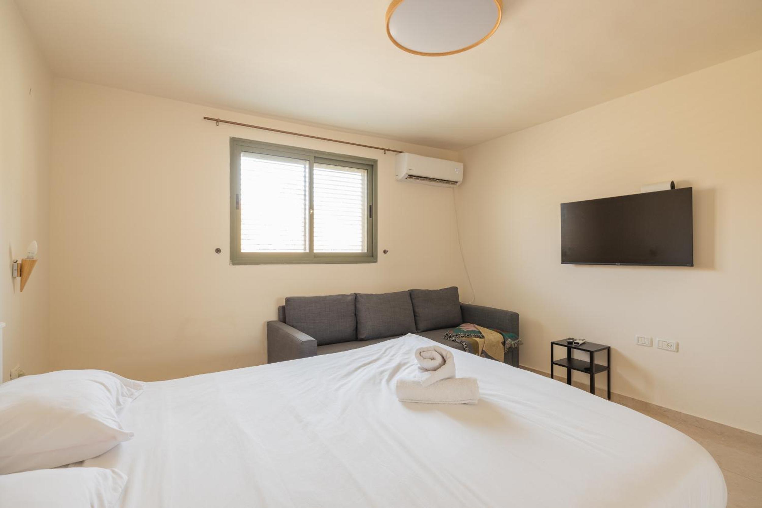 Shifra Suite view 2