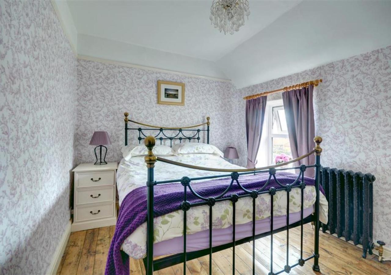 2 Bed in Sleights oc-wa228a
