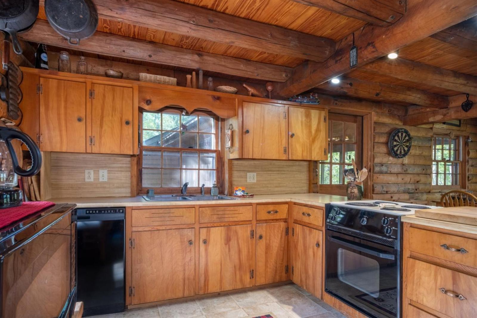 Great Escape Cabin · Great Escape Cabin in Connestee Falls view 3