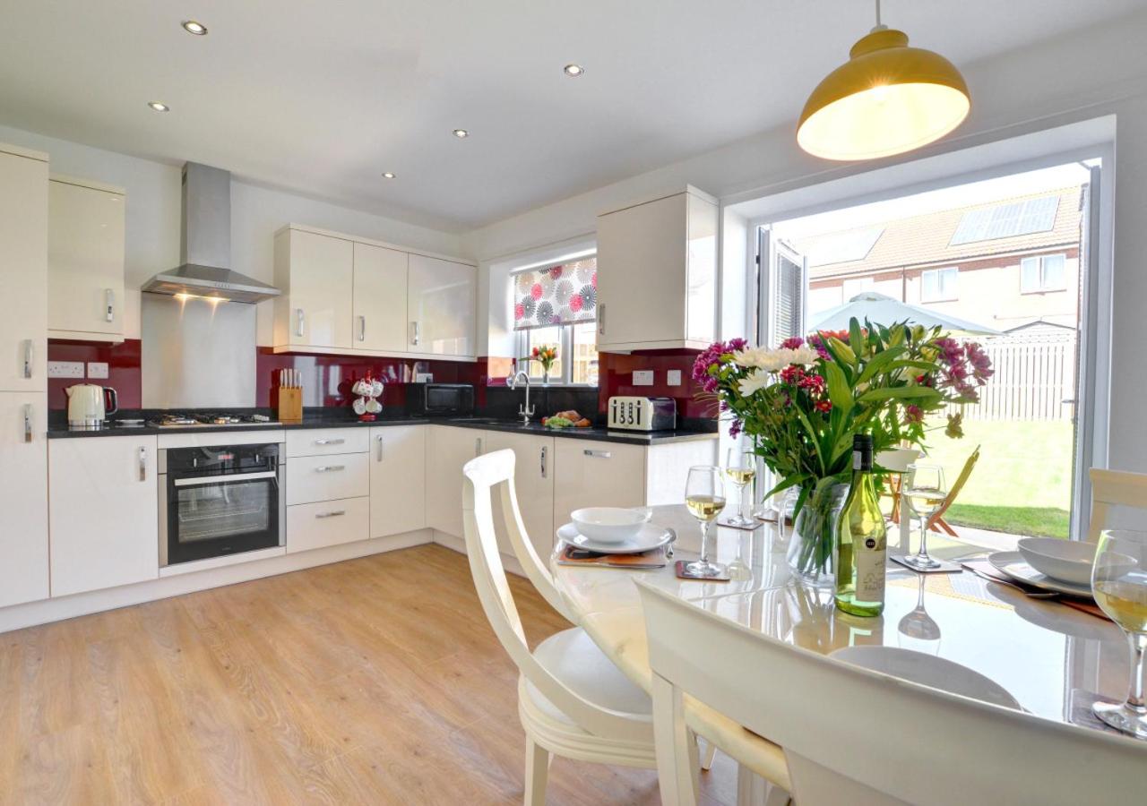 3 Bed in Whitby oc-w420