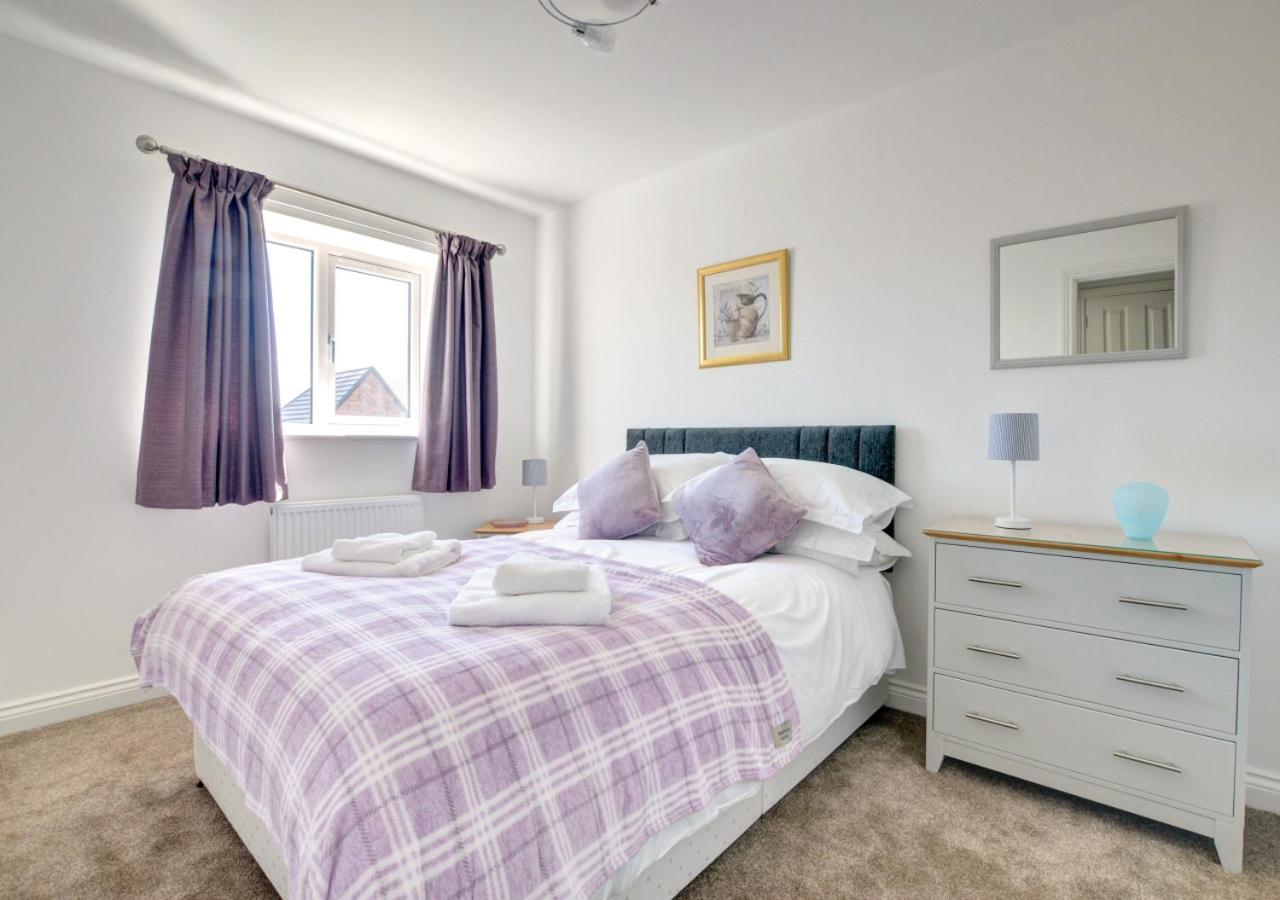 3 Bed in Whitby oc-w420