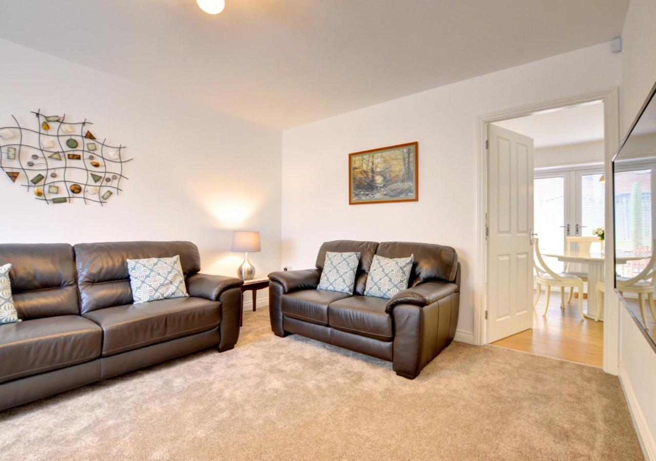 3 Bed in Whitby oc-w420