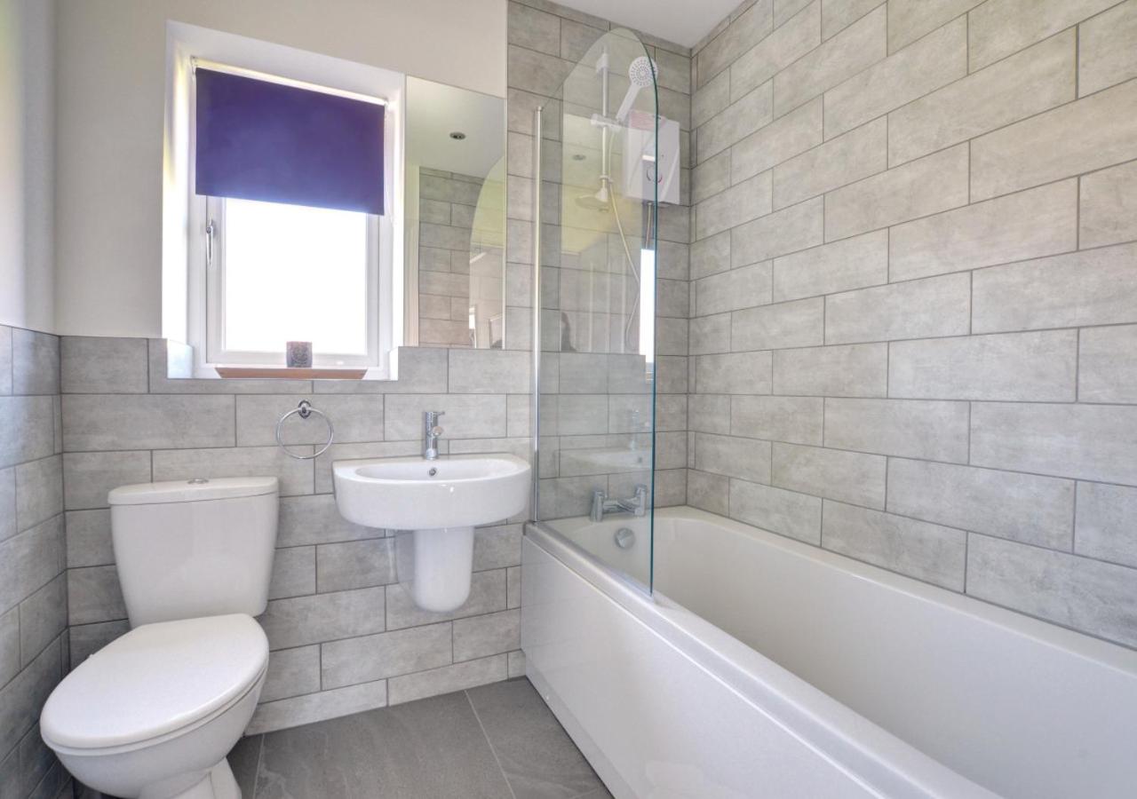 3 Bed in Whitby oc-w420