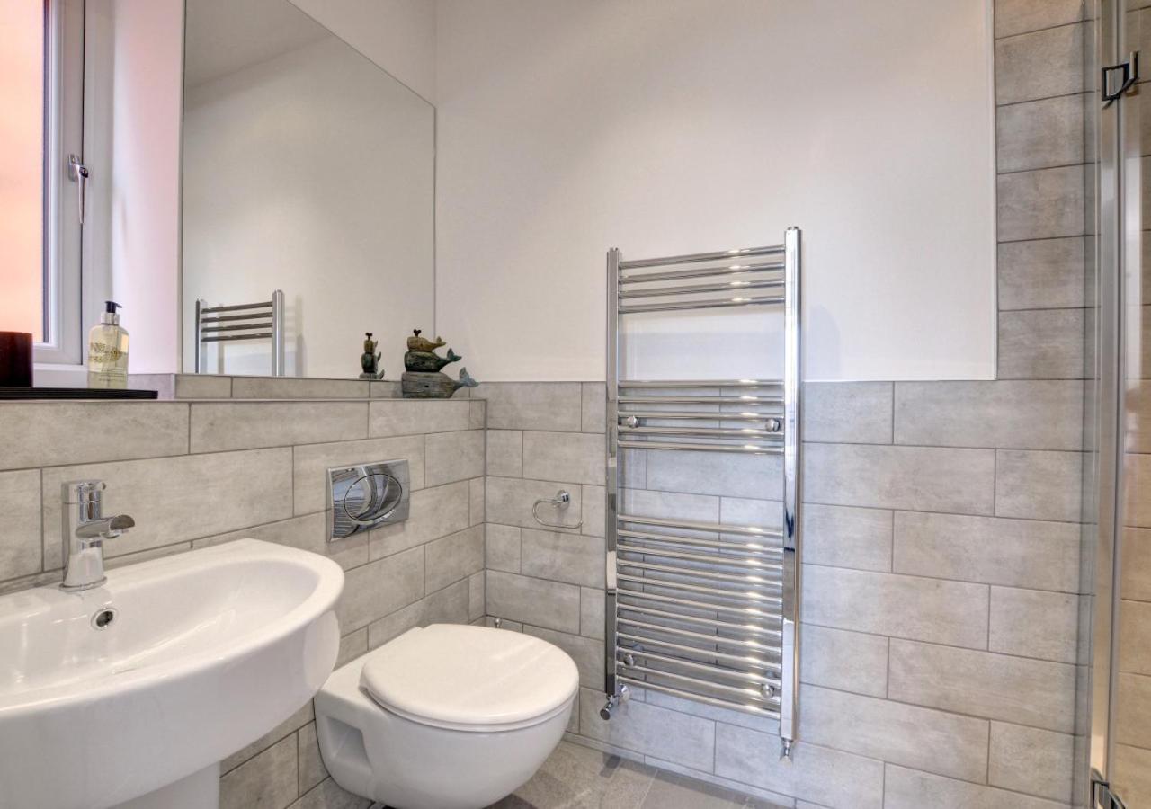 3 Bed in Whitby oc-w420