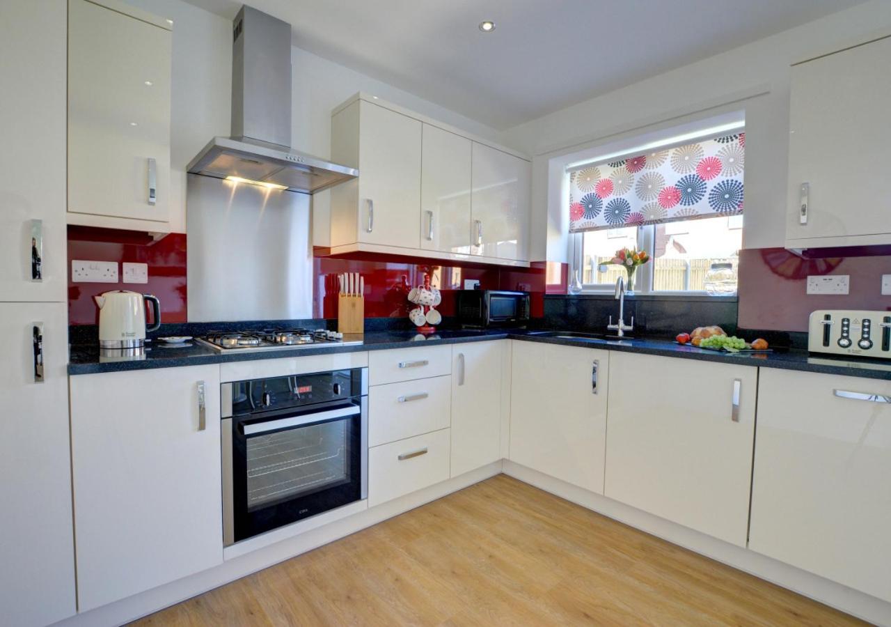 3 Bed in Whitby oc-w420