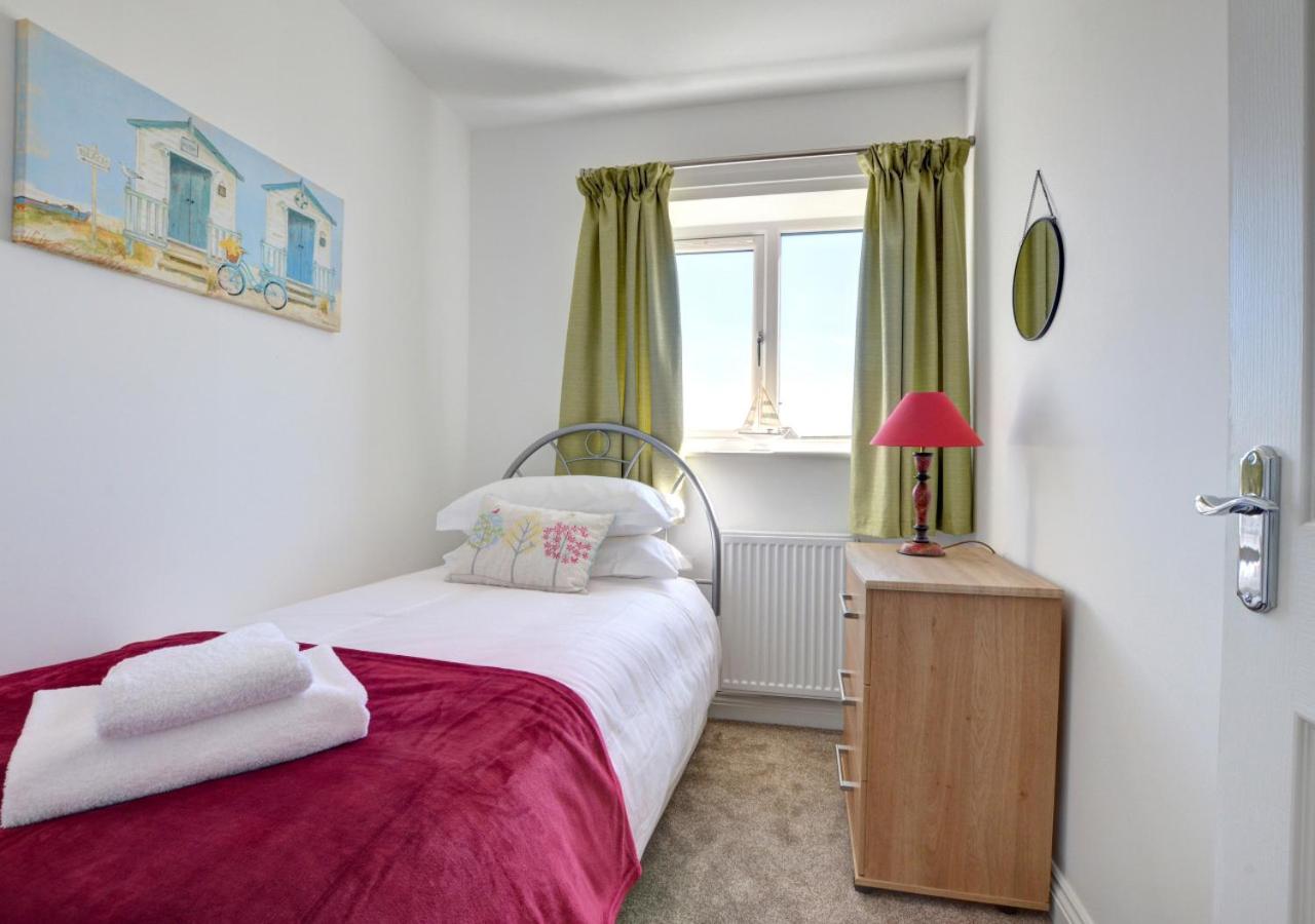 3 Bed in Whitby oc-w420