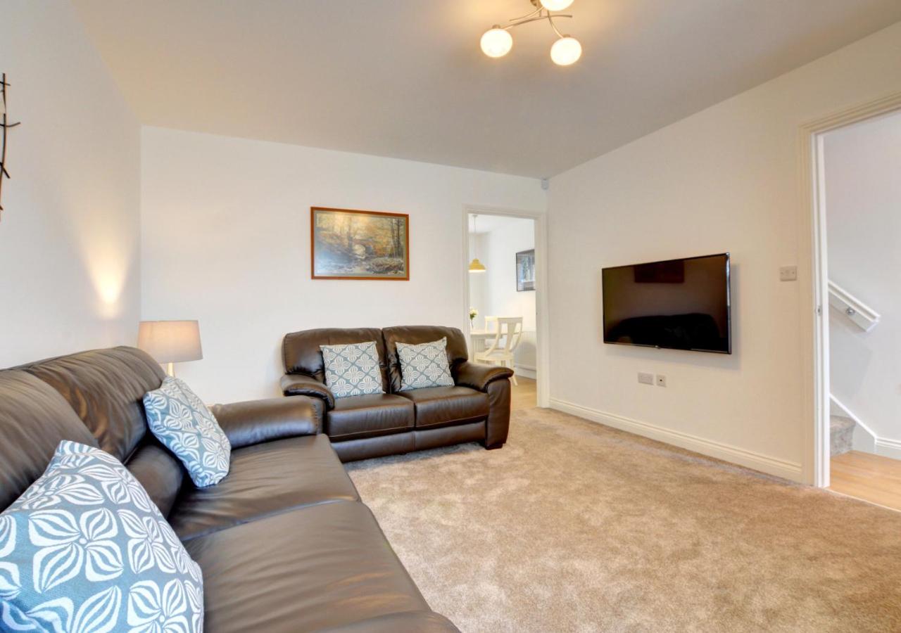 3 Bed in Whitby oc-w420