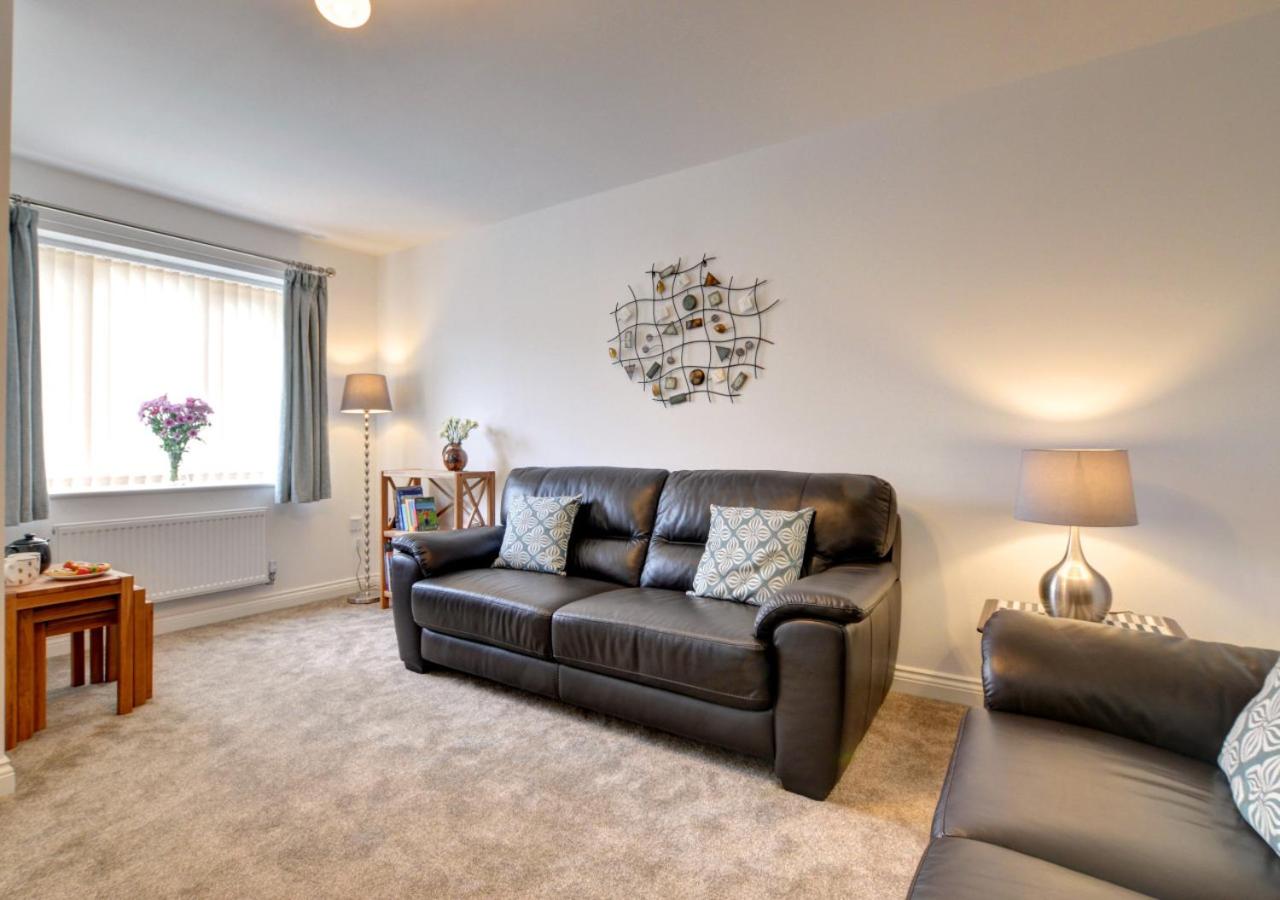 3 Bed in Whitby oc-w420