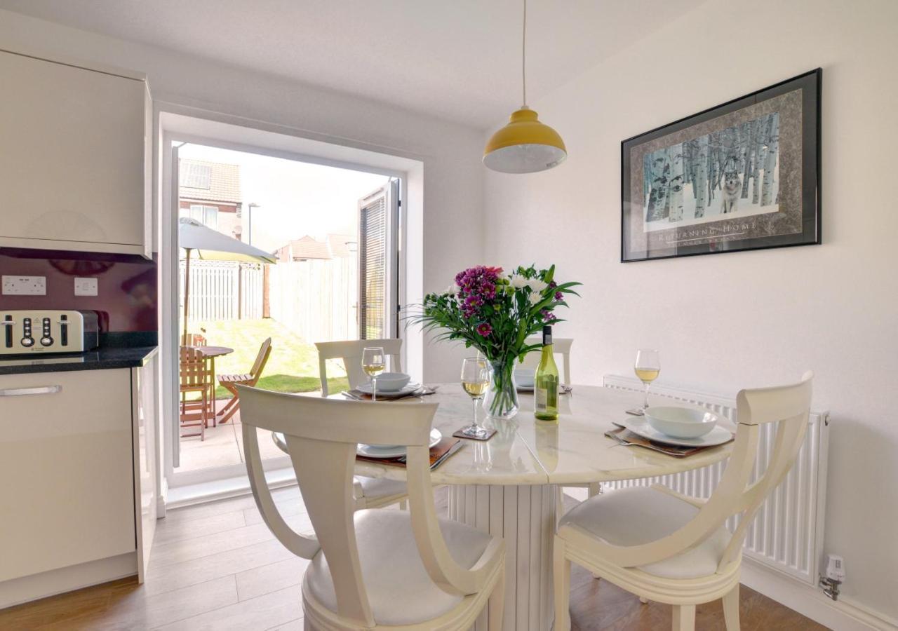3 Bed in Whitby oc-w420