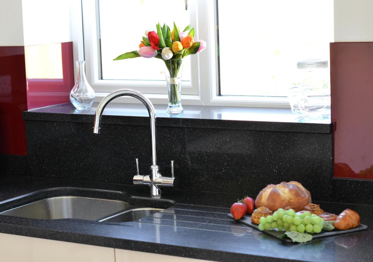 3 Bed in Whitby oc-w420