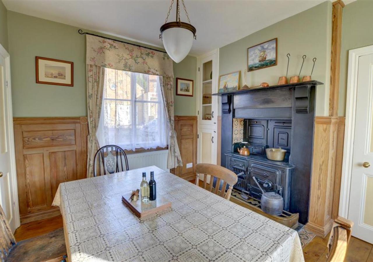 3 Bed in Whitby oc-w023