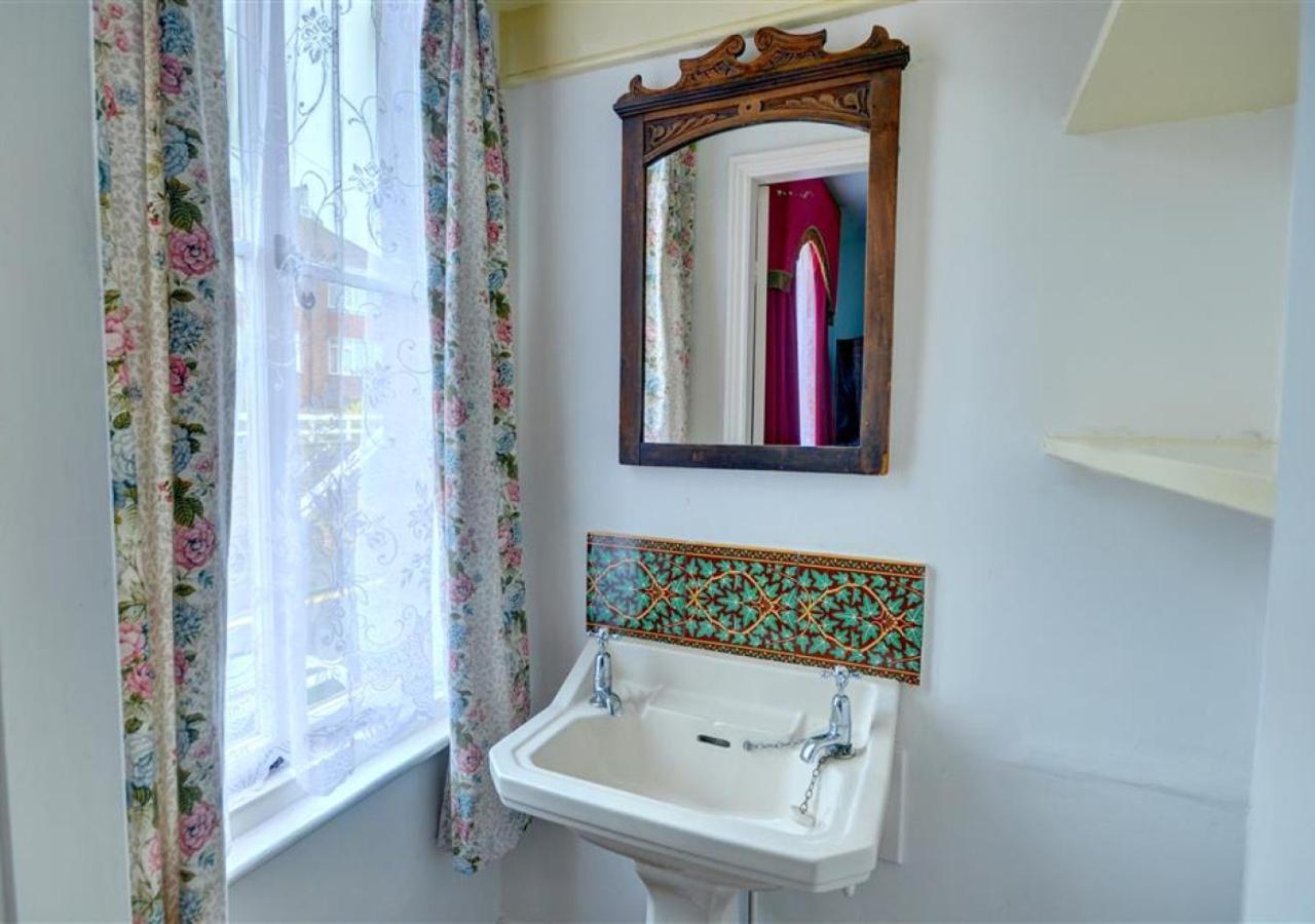 3 Bed in Whitby oc-w023