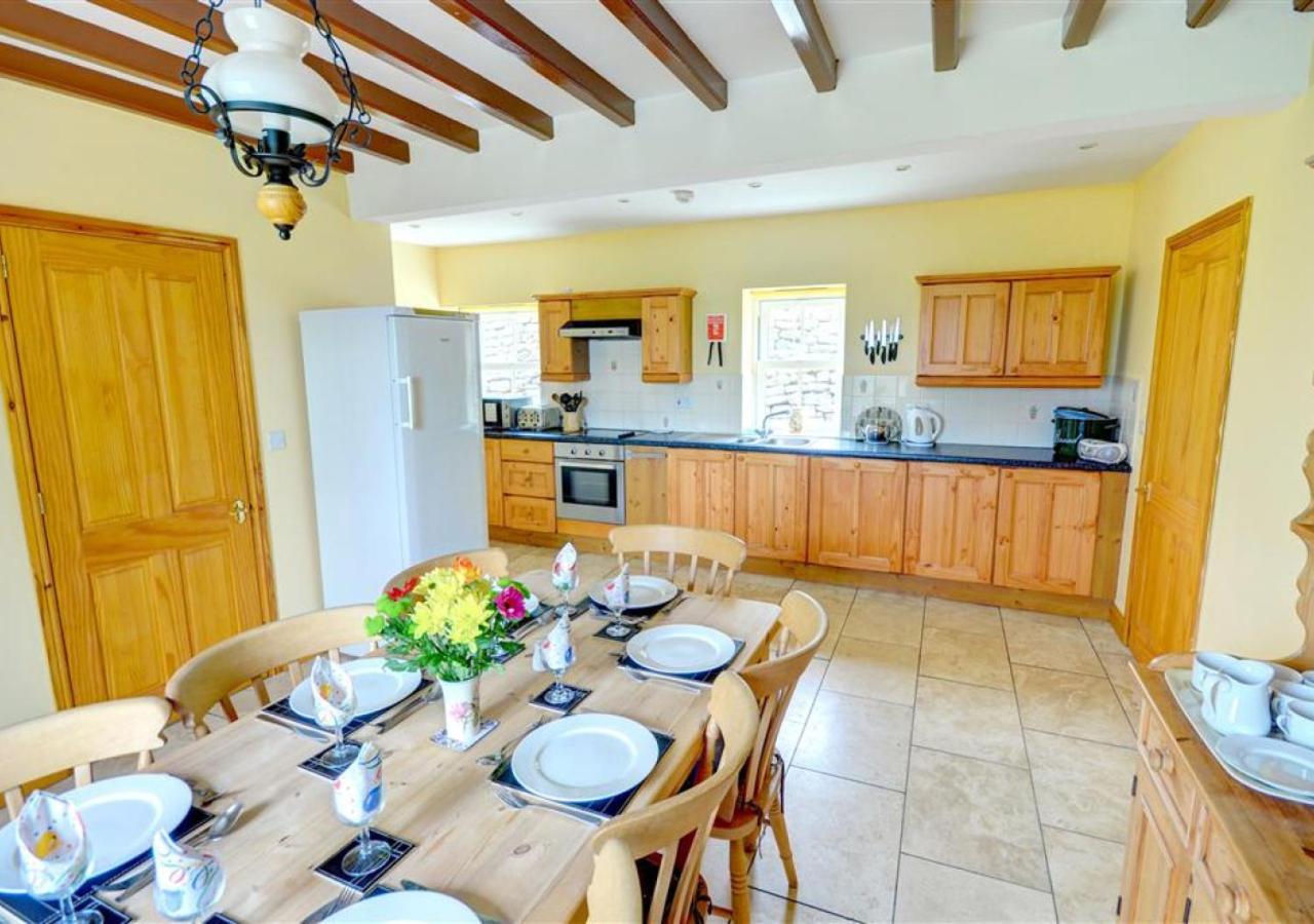 4 Bed in Whitby oc-wa965 view 3