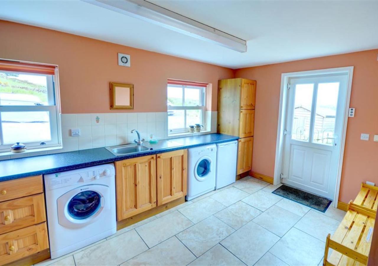 4 Bed in Whitby oc-wa965 view 5