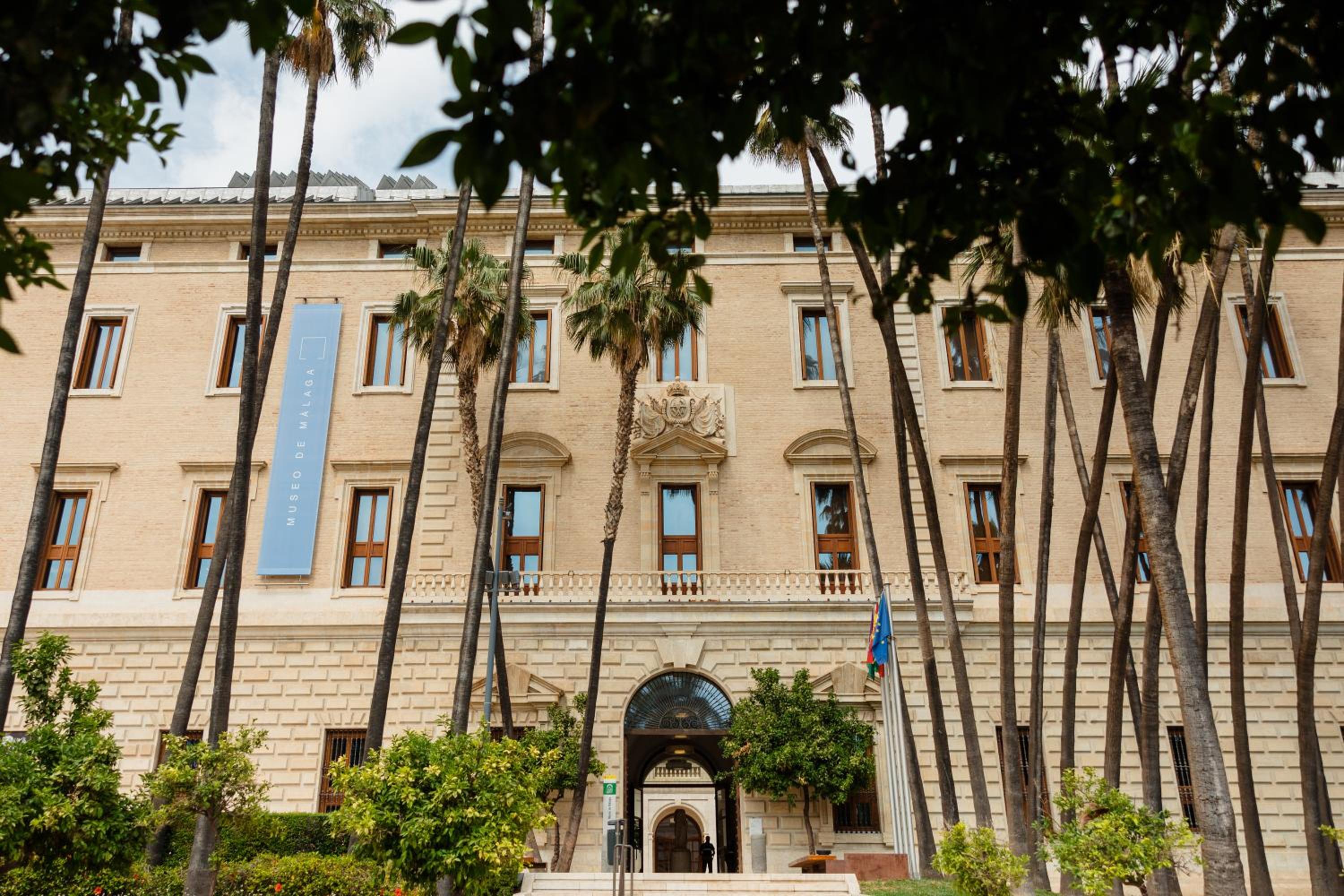 In the historic center of Malaga, very close to the beach and the AVE train station