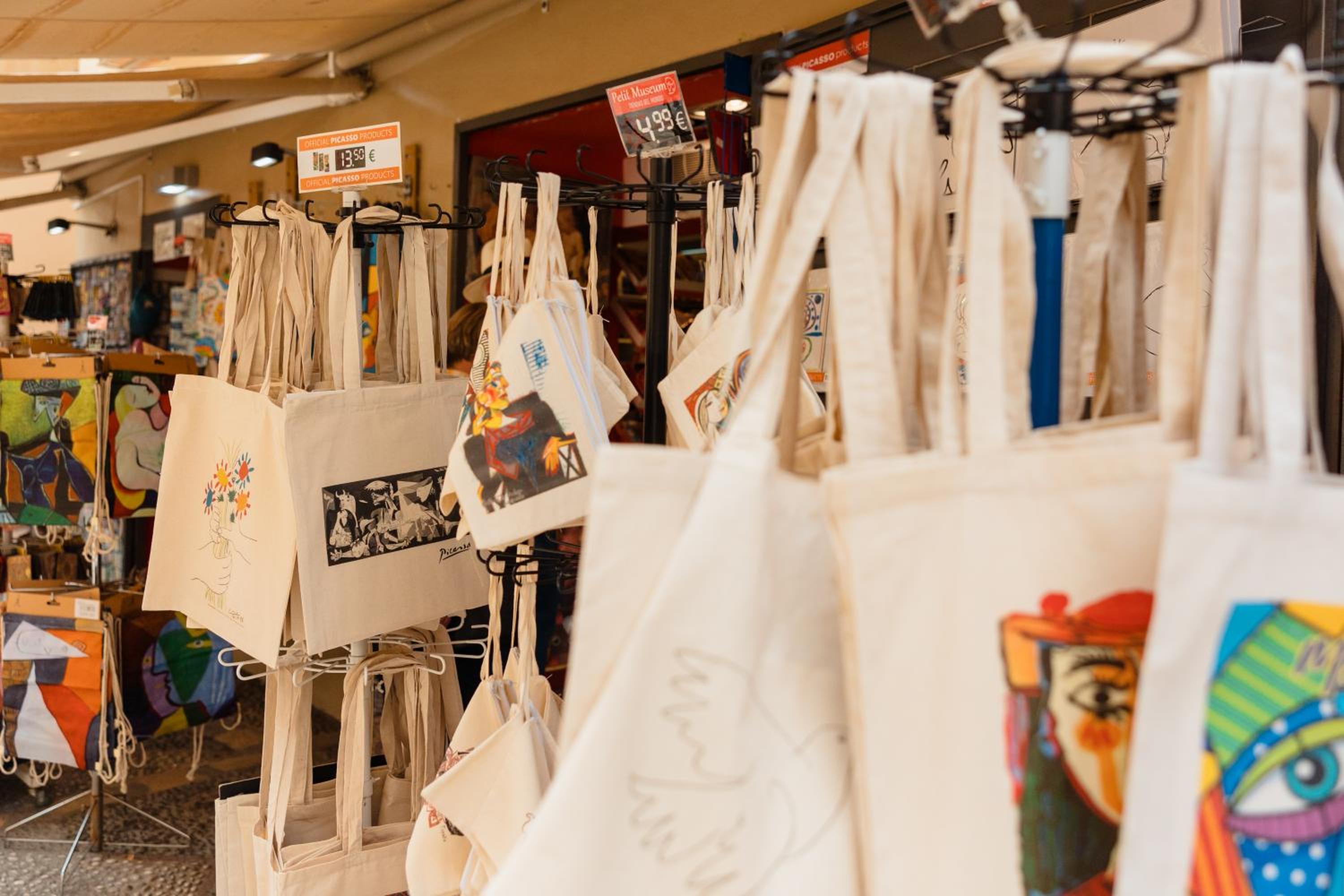 In the historic center of Malaga, very close to the beach and the AVE train station