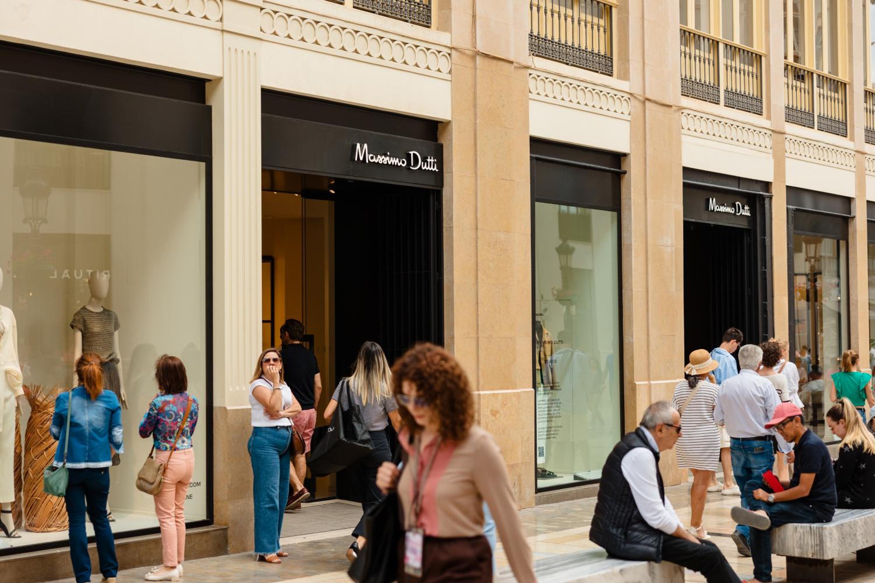 In the historic center of Malaga, very close to the beach and the AVE train station