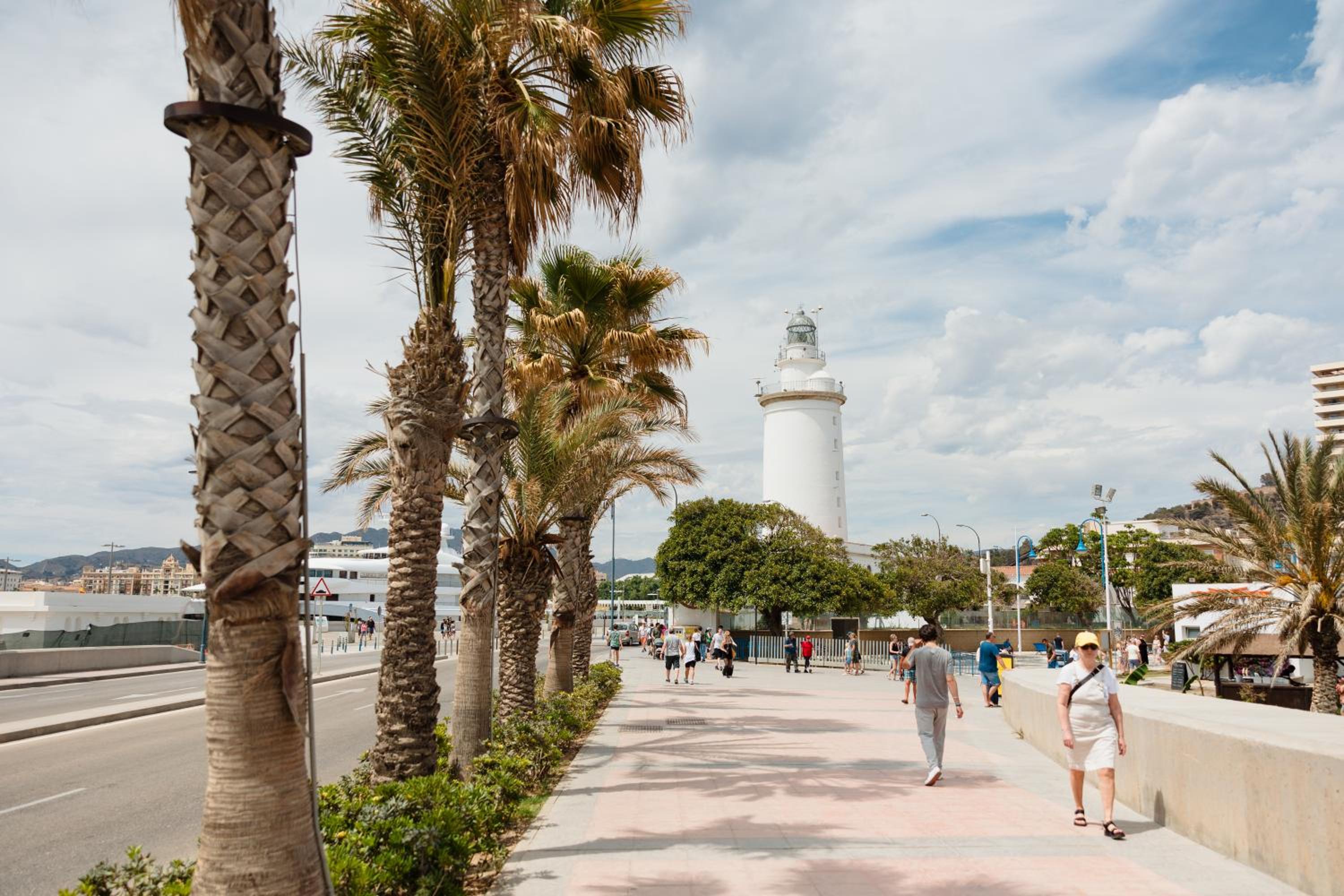 In the historic center of Malaga, very close to the beach and the AVE train station