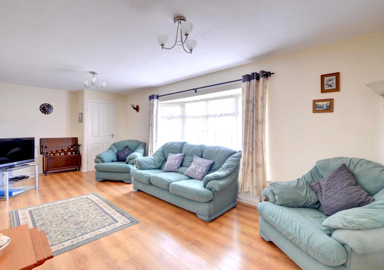 2 Bed in Whitby oc-w104