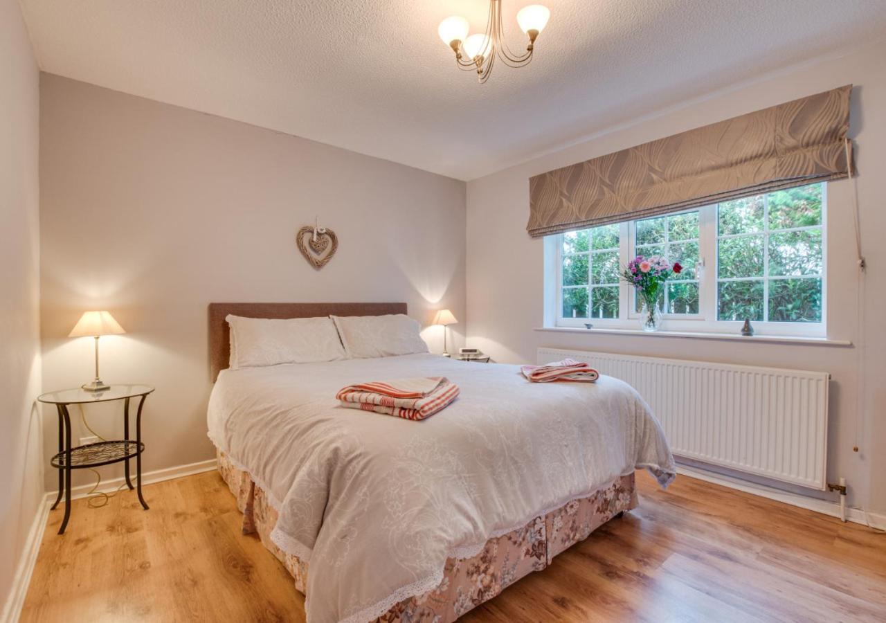 2 Bed in Whitby oc-w104