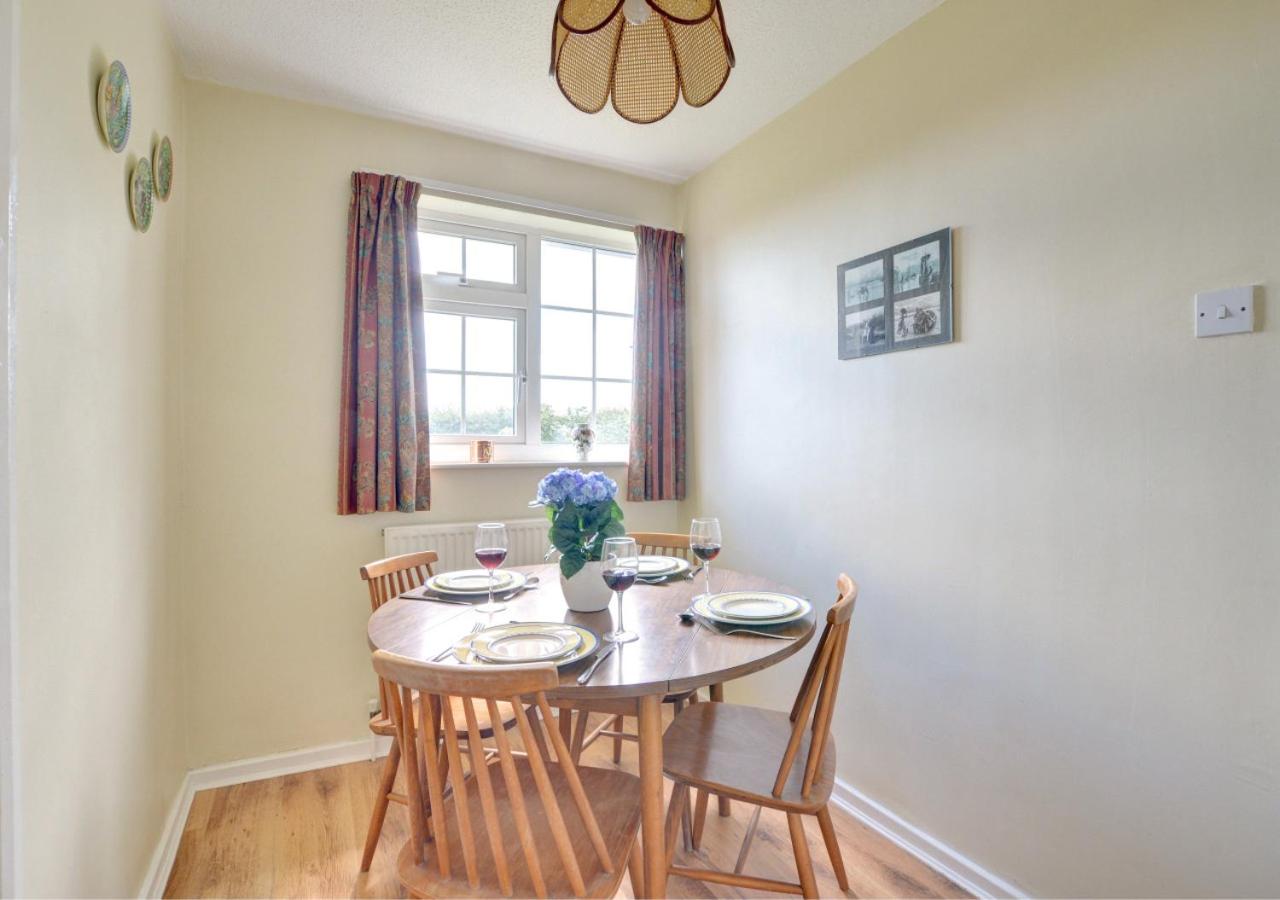 2 Bed in Whitby oc-w104