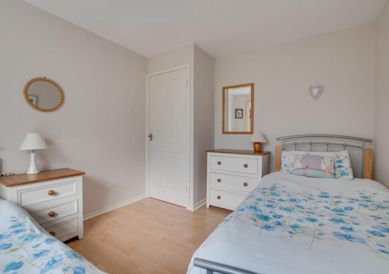 2 Bed in Whitby oc-w104