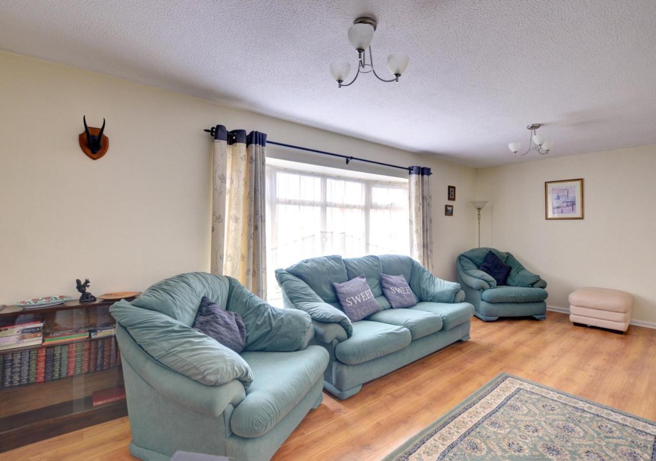 2 Bed in Whitby oc-w104