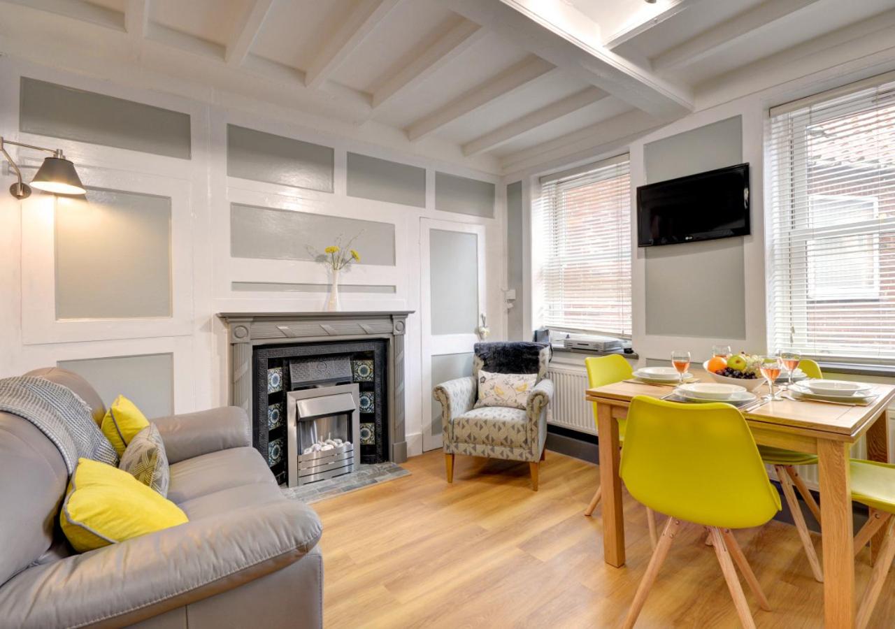 2 Bed in Whitby oc-w322 view 3