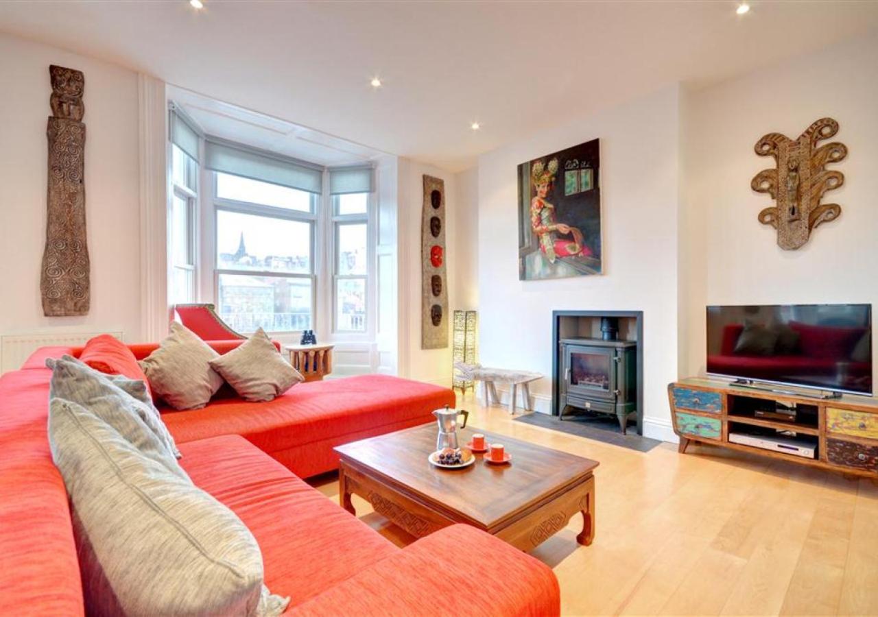 3 Bed in Whitby oc-w120 view 2