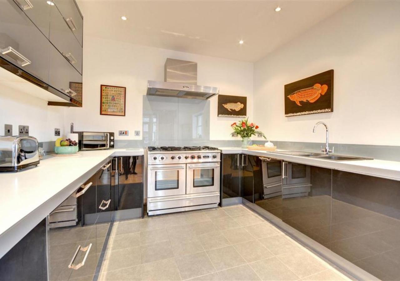 3 Bed in Whitby oc-w120 view 4