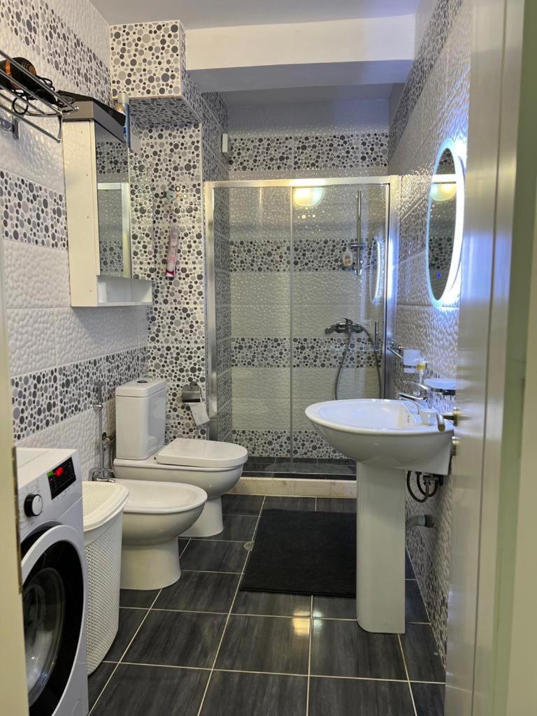White SideSea View Apartment