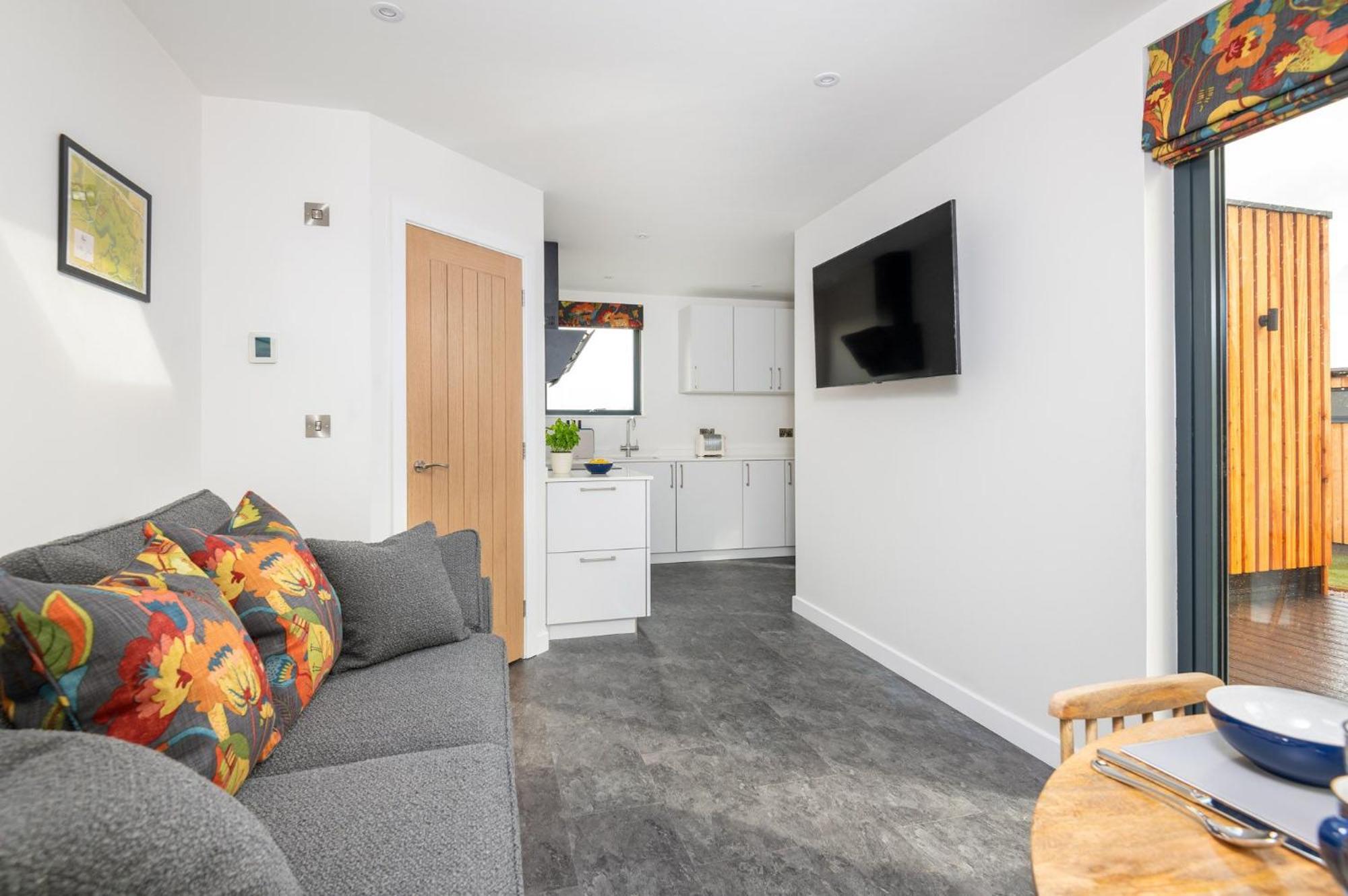 Daffodil, Penruddock Eco & dog friendly lodge with hot tub