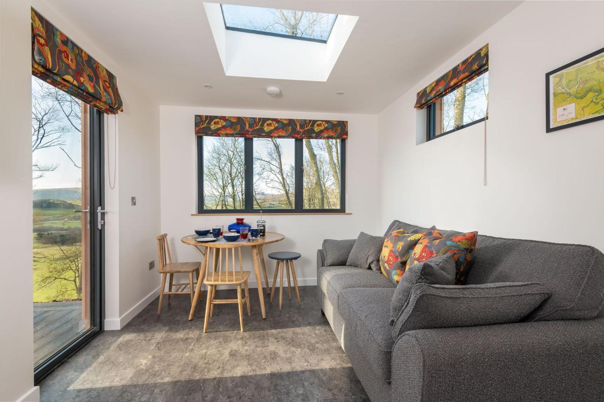 Daffodil, Penruddock Eco & dog friendly lodge with hot tub