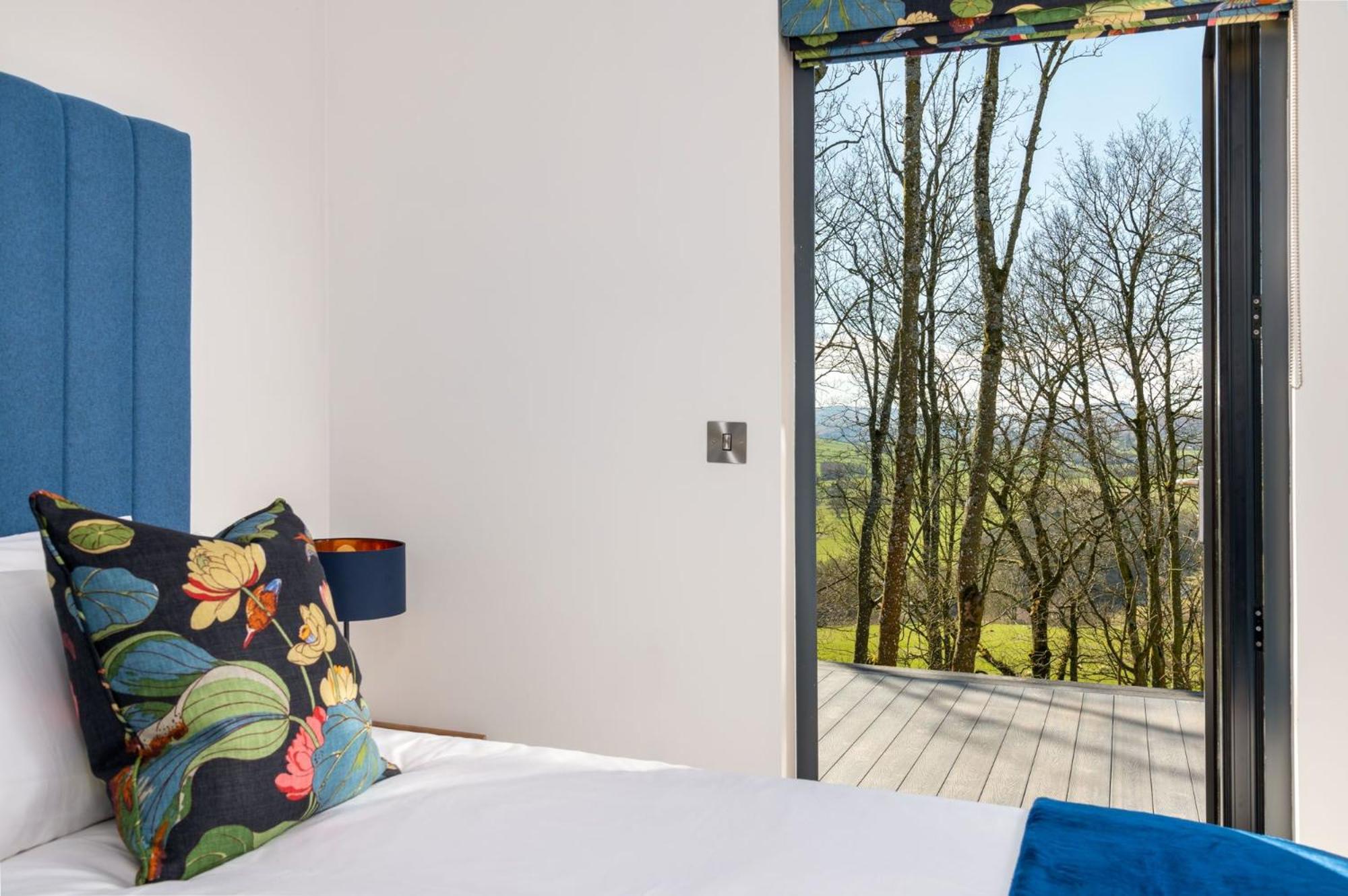 Daffodil, Penruddock Eco & dog friendly lodge with hot tub