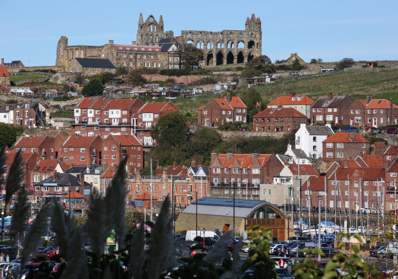 4 Bed in Whitby oc-w414 view 2