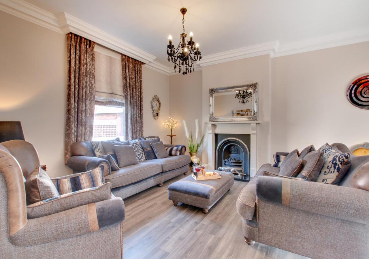 4 Bed in Whitby oc-w461