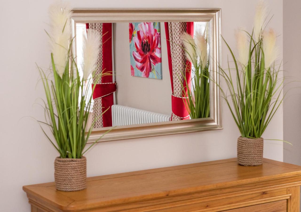4 Bed in Whitby oc-w461