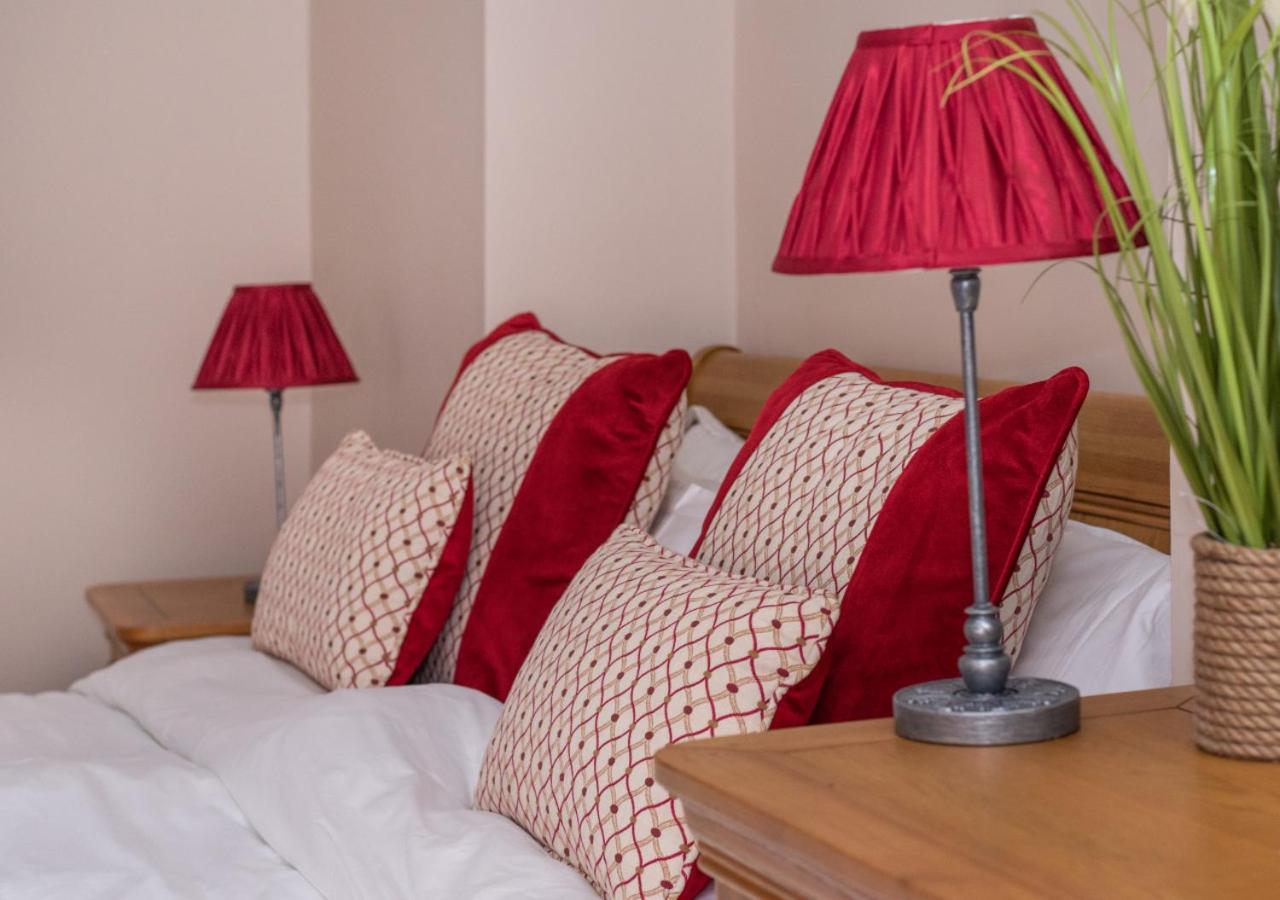 4 Bed in Whitby oc-w461