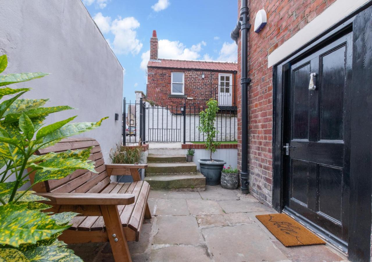 4 Bed in Whitby oc-w461